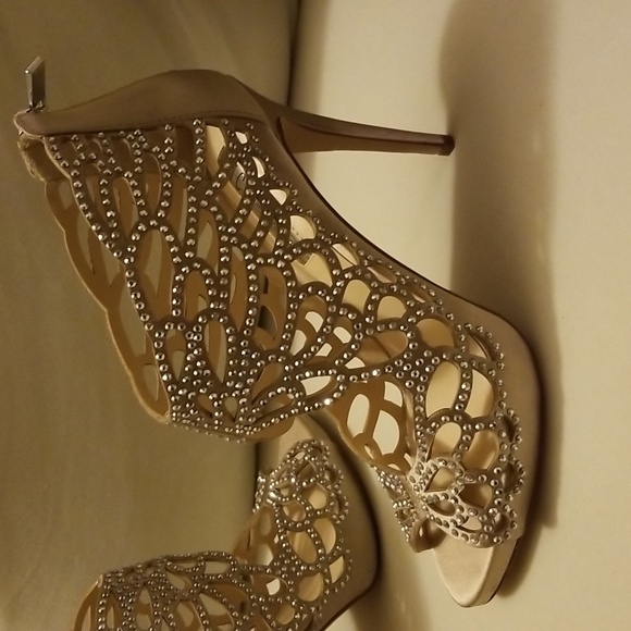 INC SHOES - Picture 2 of 5